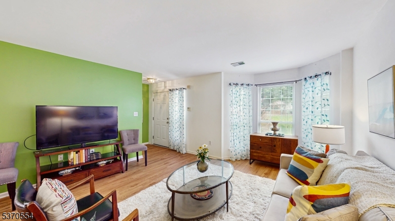 50 Pine St 4E