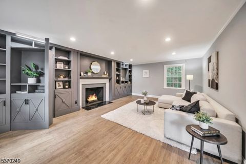 359 Dogwood Way Mountainside Boro NJ 07092