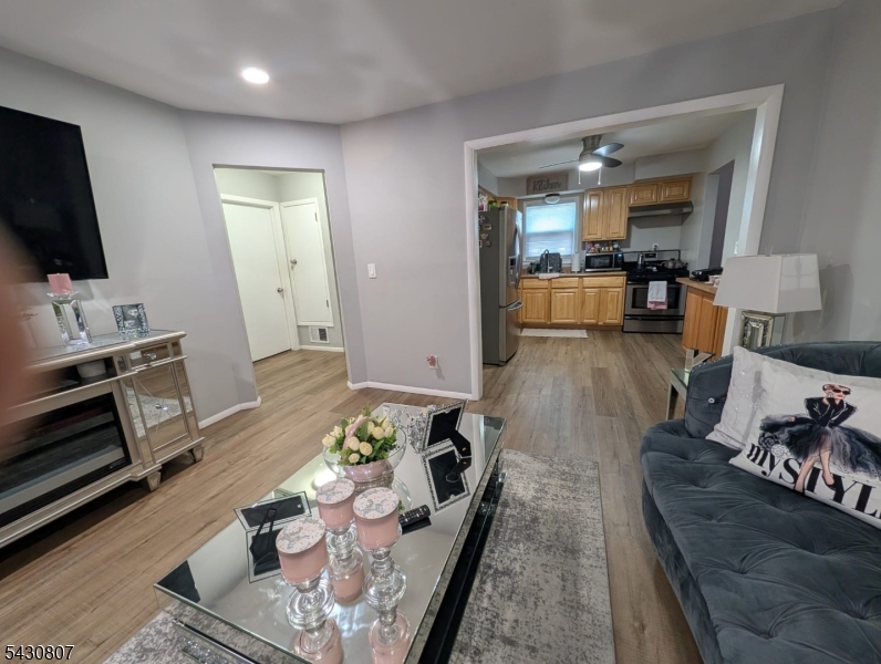 1213 Robert St