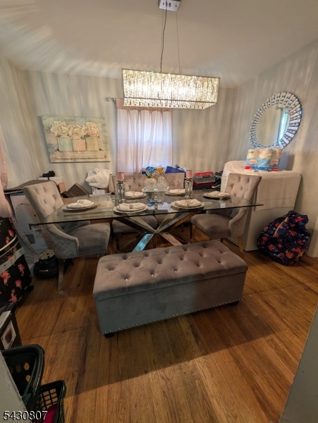 1213 Robert St