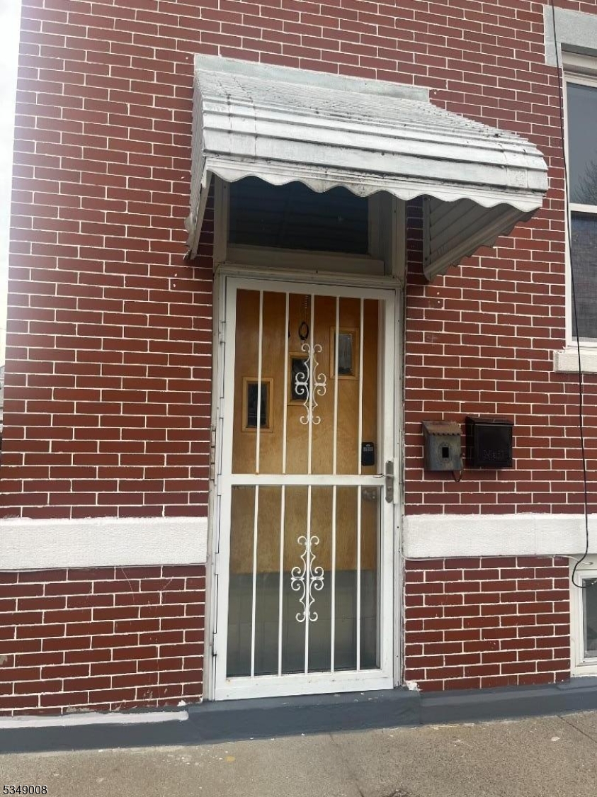 10 Mahar Ave 1