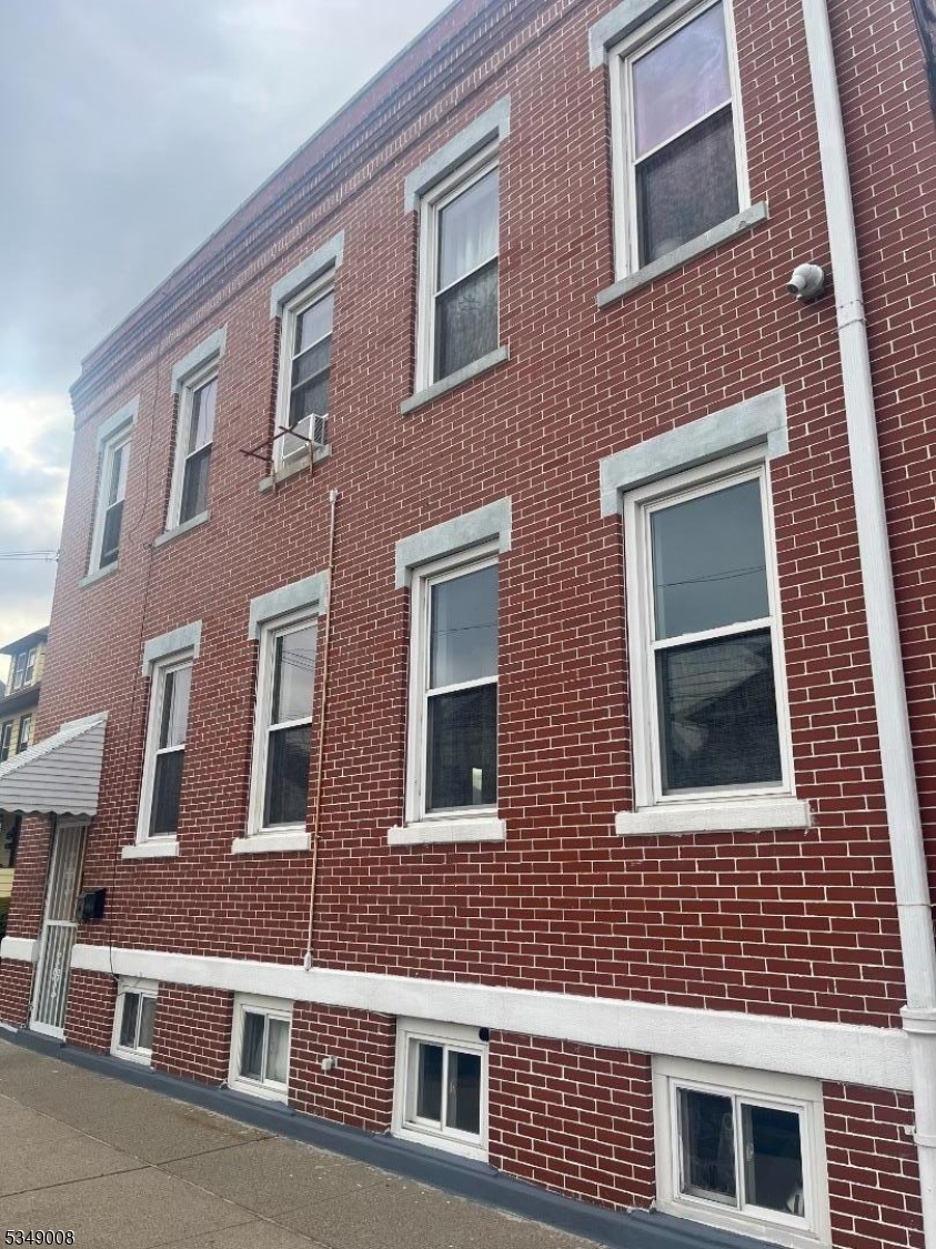 10 Mahar Ave 1
