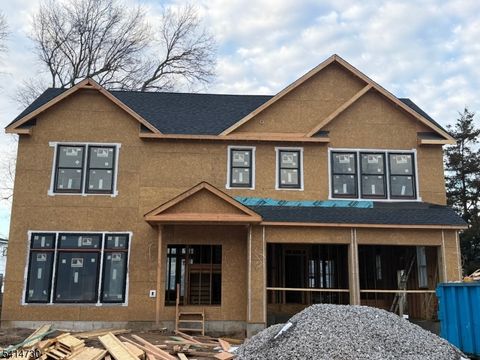 70 W Mcclellan Ave Livingston Twp. NJ 07039