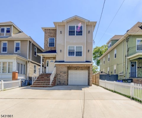 Photo for 657 Jefferson Ave