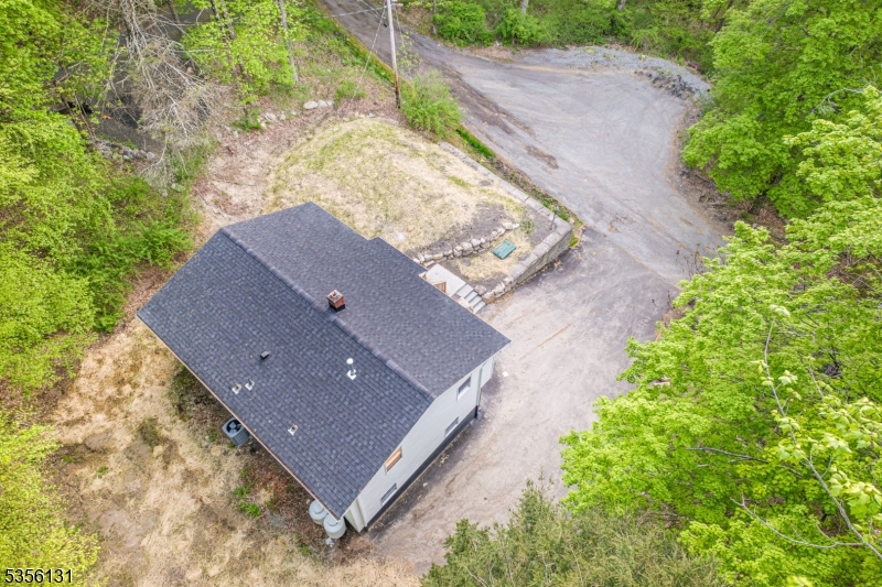 10 Maple Dr
