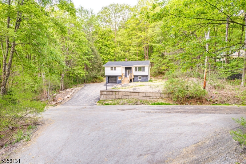 10 Maple Dr