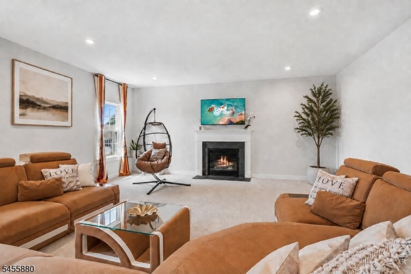 2 Vansickle Ct