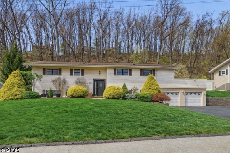 15 Sunnyhill Rd