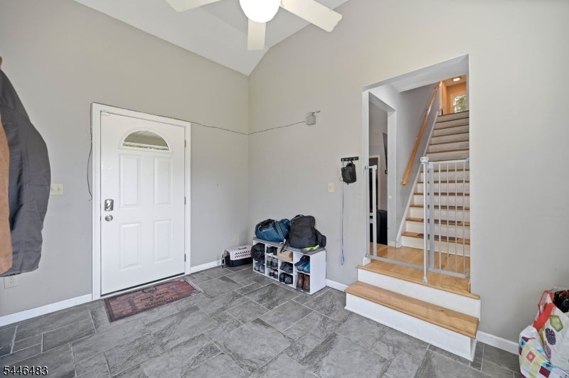 160 Lincoln Ave