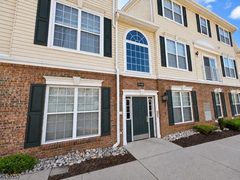 271 Windmill Ct Lopatcong Twp. NJ 08865