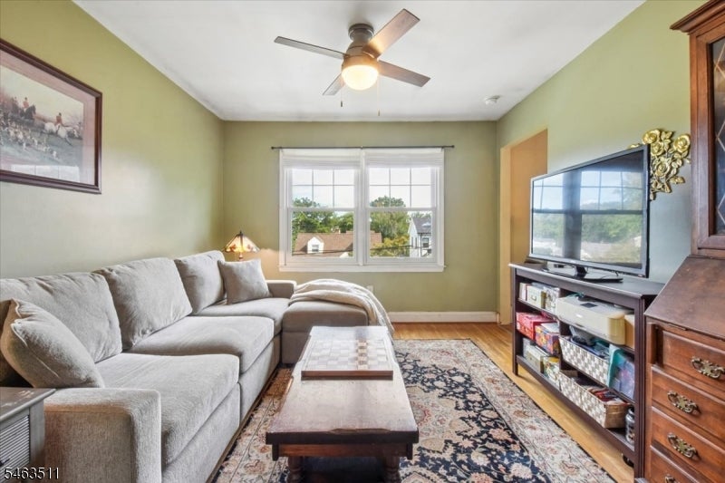 13 Edison Dr