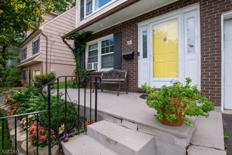 13 Edison Dr
