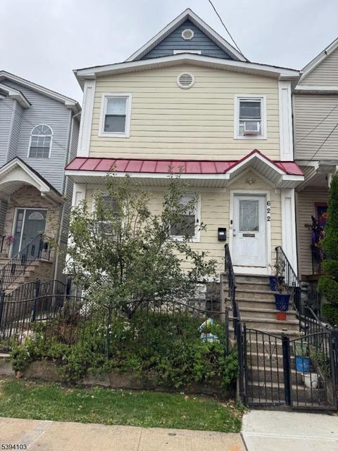 Photo of 622 Magnolia Ave, Elizabeth, NJ 07206 (MLS # 3995459)