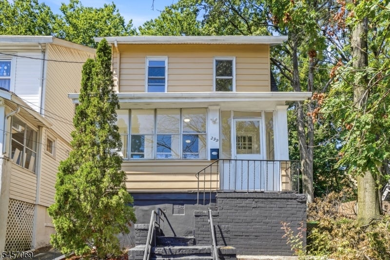 299 Smith St