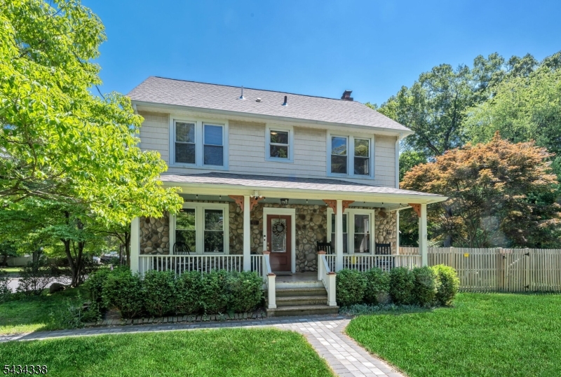50 E Grand Ave