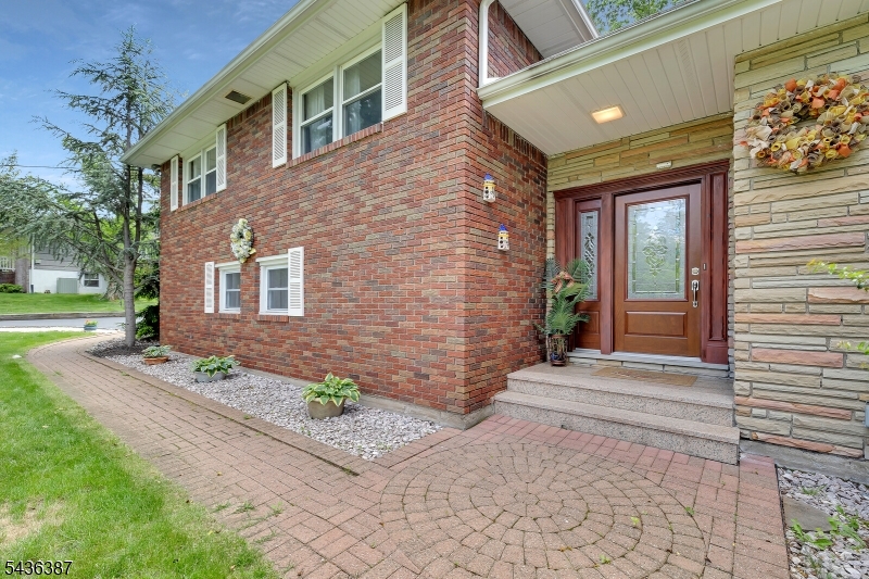 28 Pepper Rd