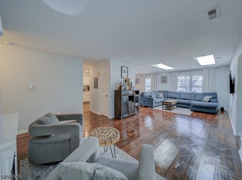 338 Phoebe Ct