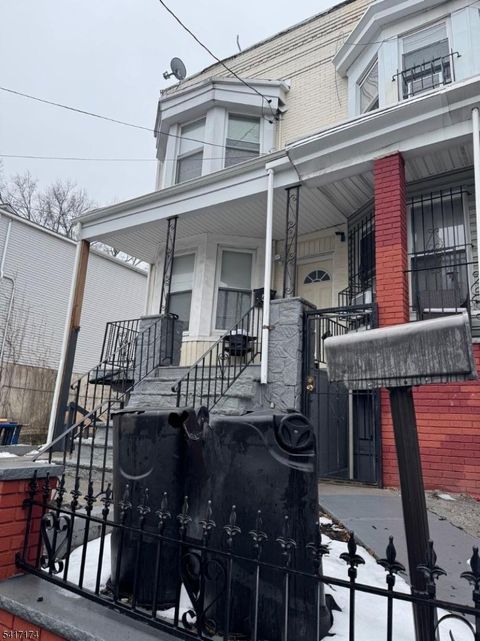 40 N 7Th St Newark City NJ 07107