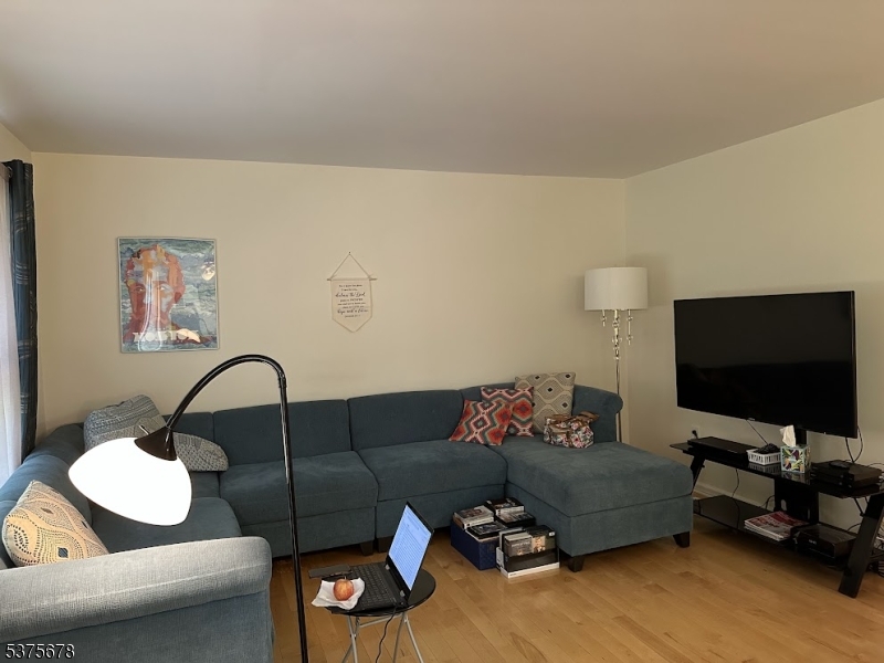 3 Woodmont Dr