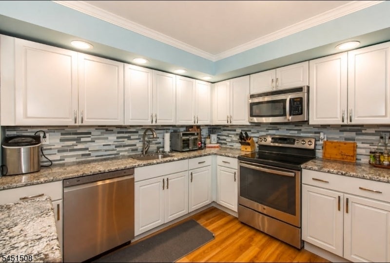4 B-C Foxwood Dr C