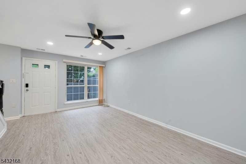 151 W Market St 1415