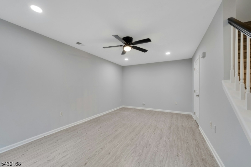 151 W Market St 1415