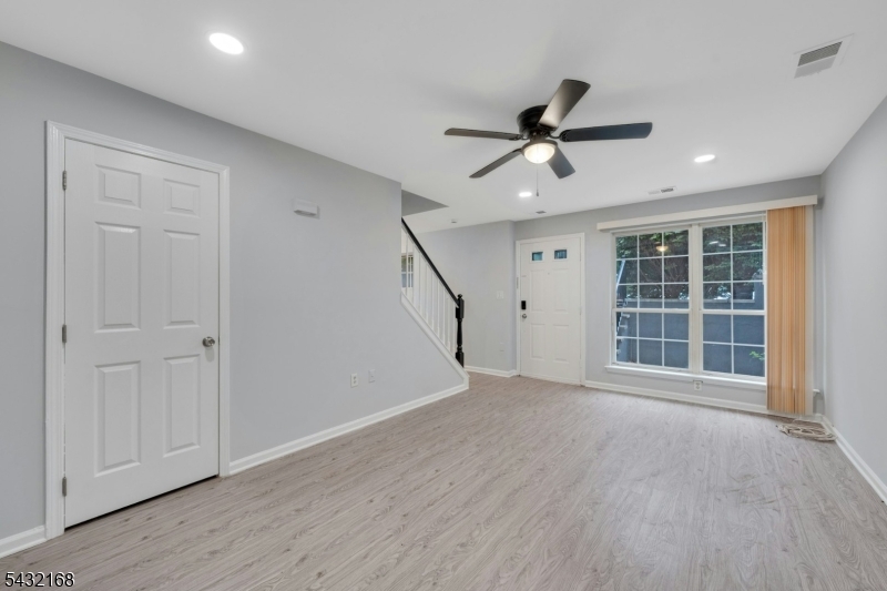 151 W Market St 1415