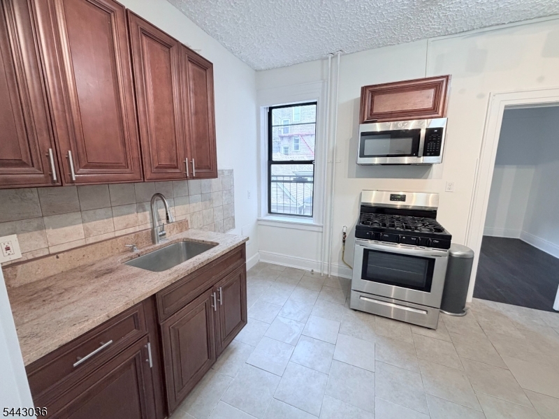7306 Park Ave 11