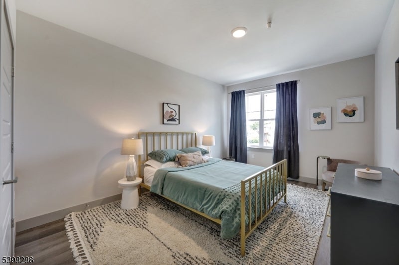 548 Franklin Ave 318