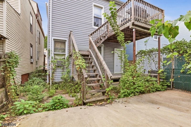 187 2Nd St