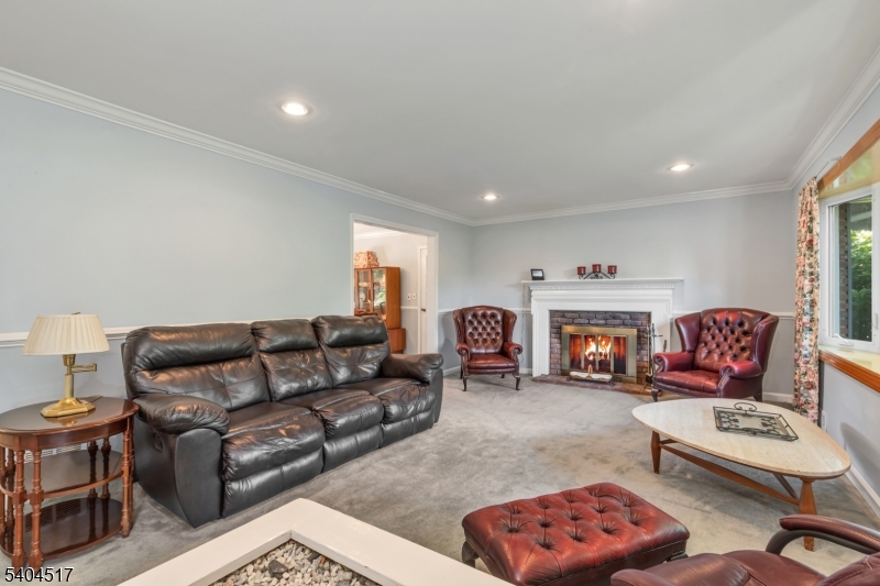 6 Deerfield Rd