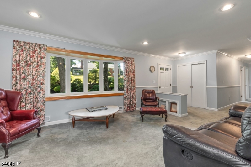 6 Deerfield Rd