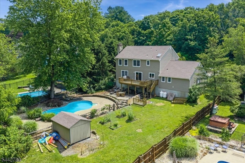 183 School House Rd
