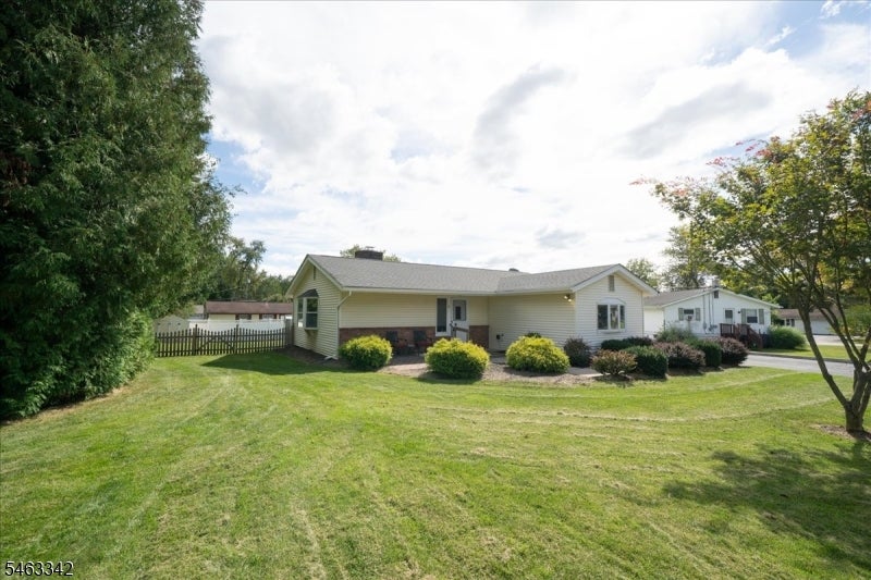 8 Fern Ave