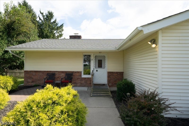 8 Fern Ave