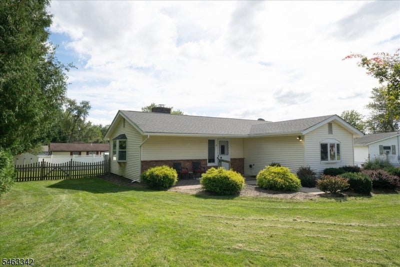 8 Fern Ave