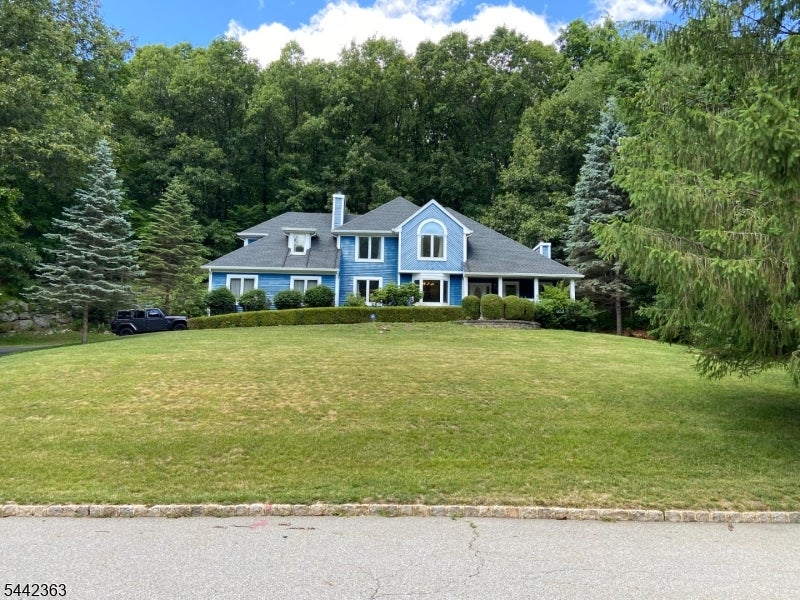 39 Radcliffe Dr