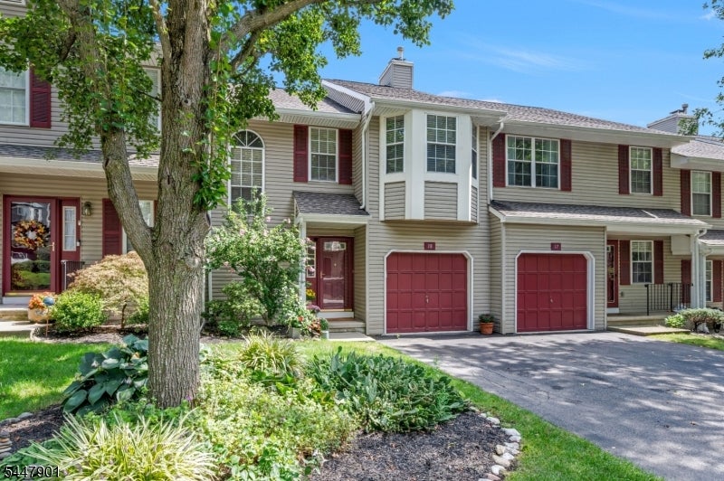 18 Pinehurst Dr