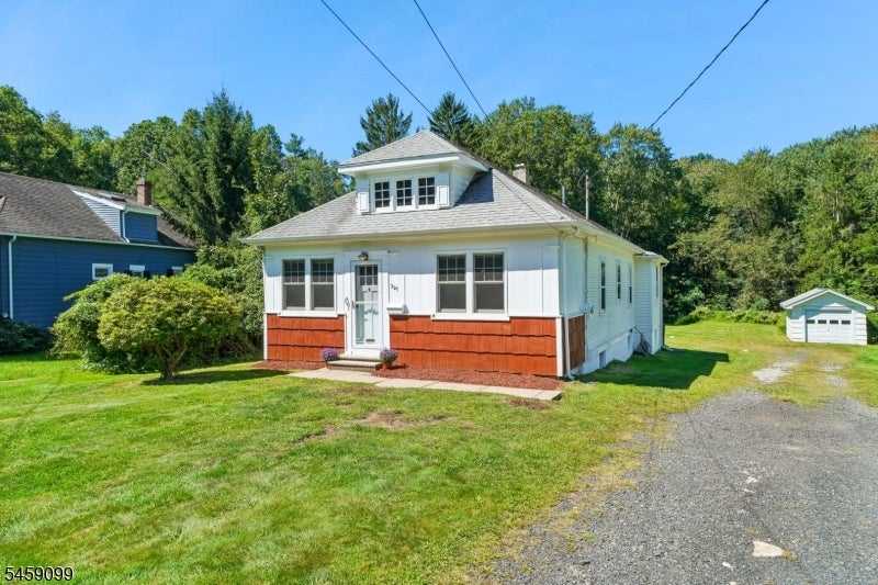 327 Saint Cloud Ave