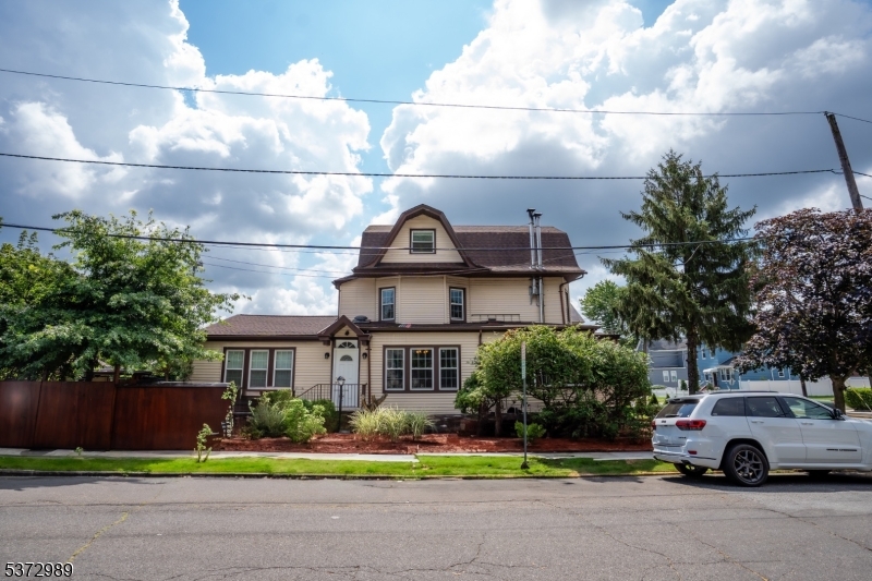 325 Valley Brook Ave