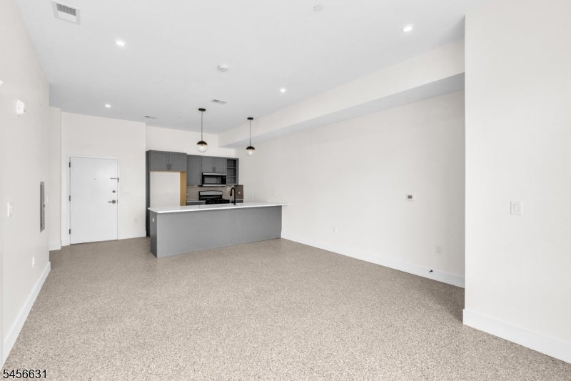 127 South Ave 201