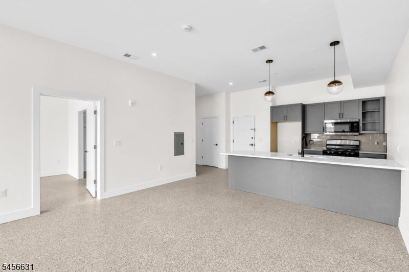 127 South Ave 201