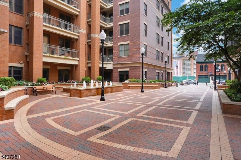 40 W Park Place Unit 412 412