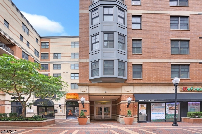40 W Park Place Unit 412 412