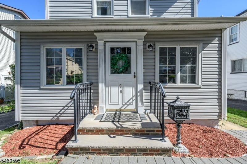 90 Edison Ave