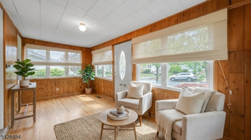 51 Sunset Ave
