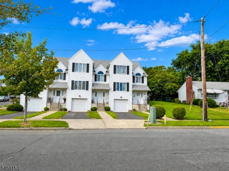 271 W High St