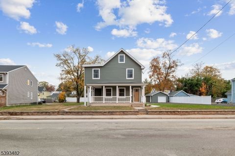 Photo of 937 Ringwood Ave, Wanaque, NJ 07420 (MLS # 3994497)