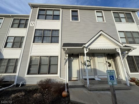 42 Burlington Ct Hamburg Boro NJ 07419