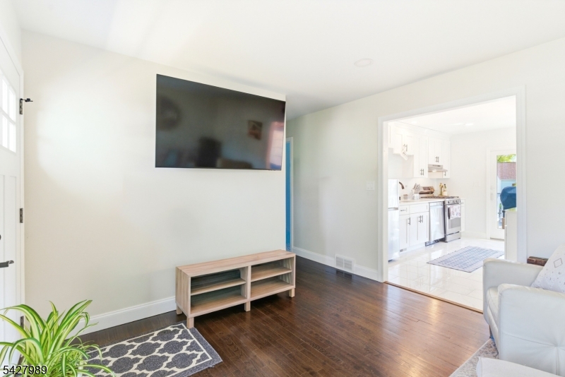 172 Riviera Dr